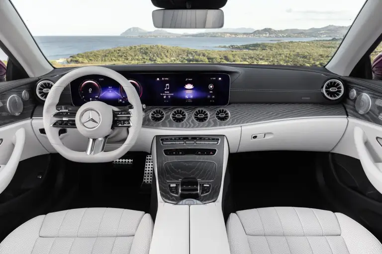 Mercedes Classe E Coupe e Cabrio 2020 - 9