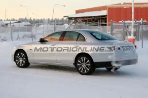 Mercedes Classe E facelift - foto spia 14-12-2018