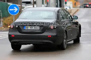 Mercedes Classe E foto spia 13 novembre 2018