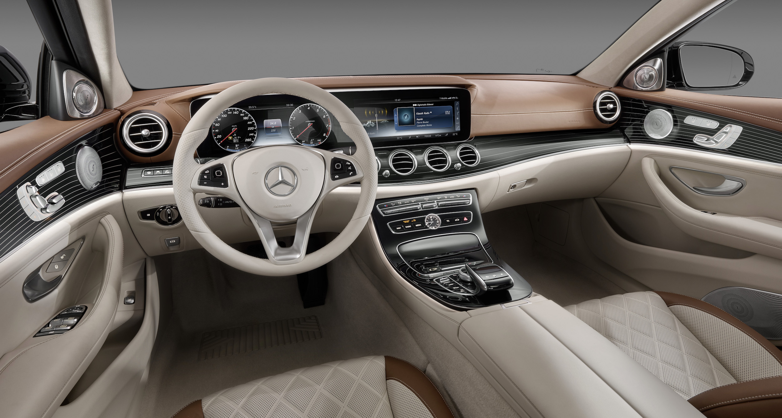 Mercedes Classe E MY 2016 - Foto degli interni