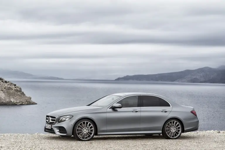 Mercedes Classe E MY 2017 - 27