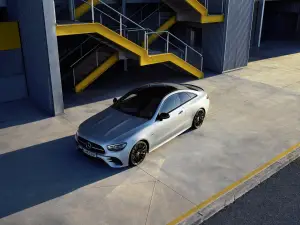 Mercedes Classe E Night Edition - Foto