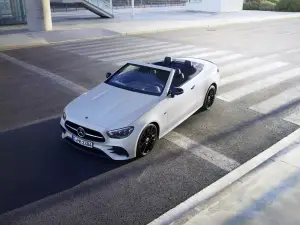 Mercedes Classe E Night Edition - Foto