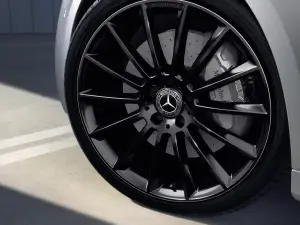 Mercedes Classe E Night Edition - Foto