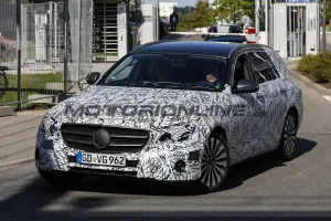 Mercedes Classe E station wagon 2017 - Foto spia 23-09-2015