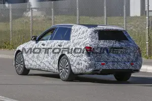 Mercedes Classe E station wagon 2017 - Foto spia 23-09-2015