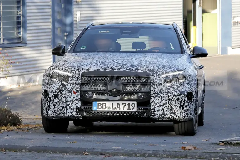 Mercedes Classe E Wagon 2024 - Foto Spia 17-10-2022 - 1