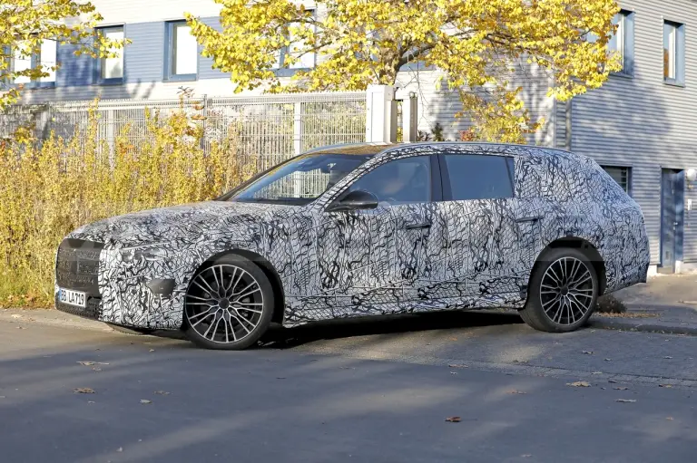 Mercedes Classe E Wagon 2024 - Foto Spia 17-10-2022 - 5