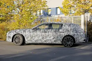Mercedes Classe E Wagon 2024 - Foto Spia 17-10-2022 - 8