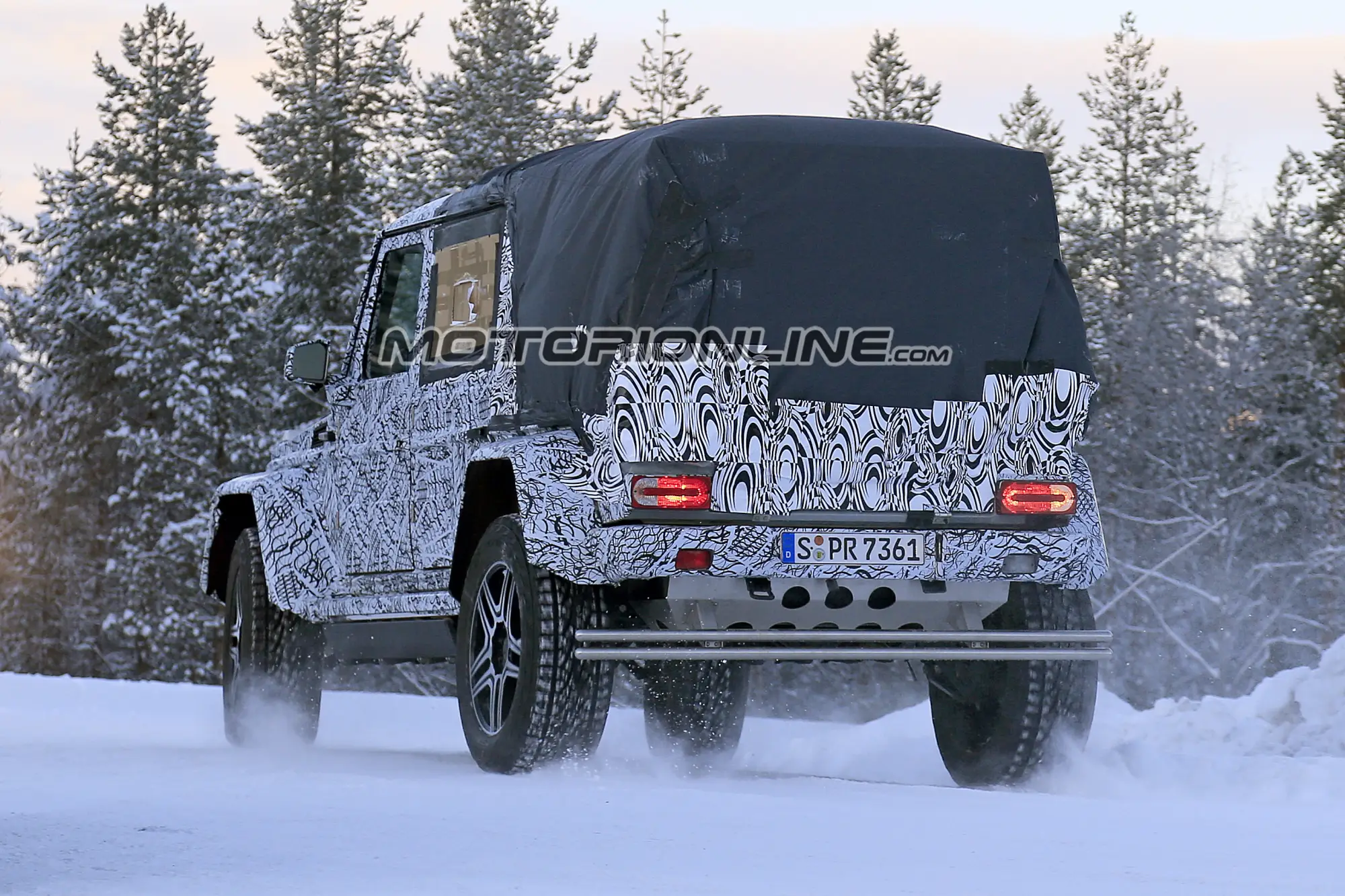 Mercedes Classe G 500 4×4 Pick Up foto spia 17 gennaio 2017 - 5