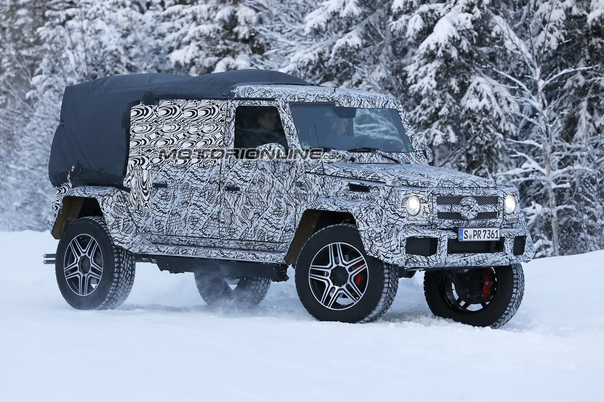 Mercedes Classe G 500 4×4 Pick Up foto spia 17 gennaio 2017 - 7