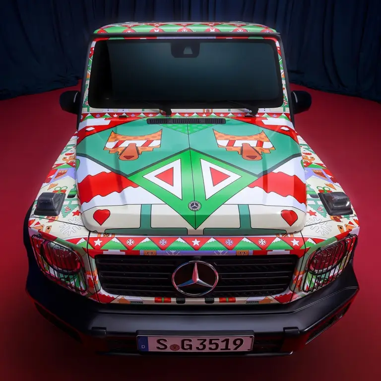 Mercedes Classe G e AMG GT R - addobbate per Natale  - 11