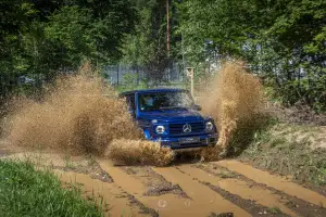 Mercedes Classe G Stronger Than Time