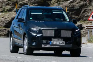 Mercedes Classe M 2016 - Foto spia 10-07-2014