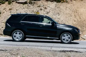 Mercedes Classe M 2016 - Foto spia 10-07-2014