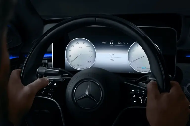 Mercedes Classe S 2021 - MBUX e interni digitali  - 3