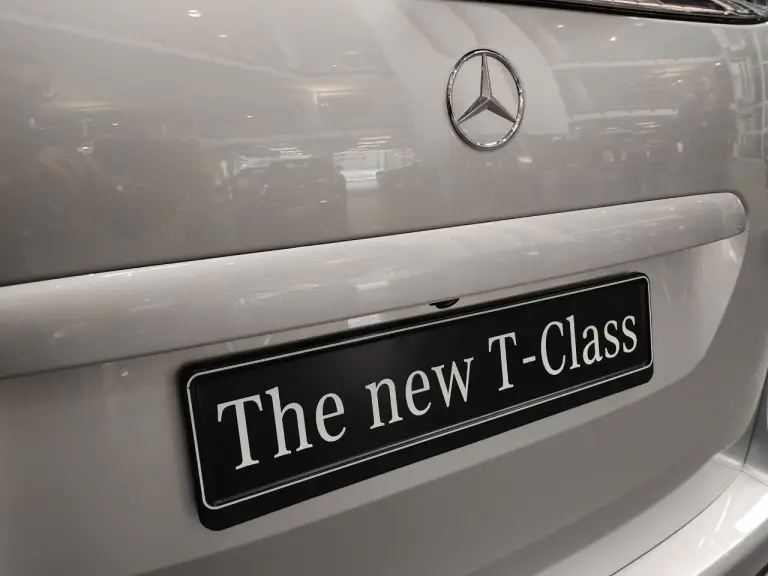 Mercedes Classe T - Foto live Milano - 13