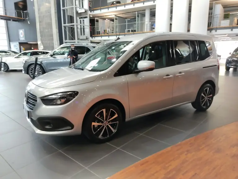 Mercedes Classe T - Foto live Milano - 25