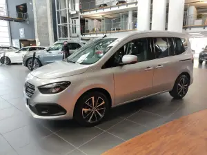 Mercedes Classe T - Foto live Milano