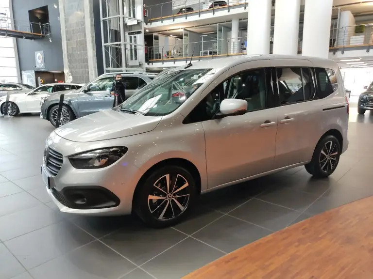 Mercedes Classe T - Foto live Milano - 24
