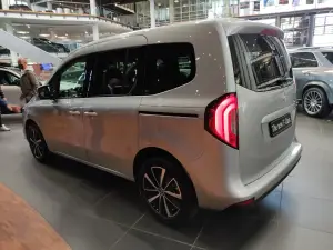 Mercedes Classe T - Foto live Milano