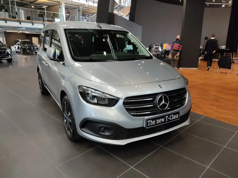 Mercedes Classe T - Foto live Milano - 31