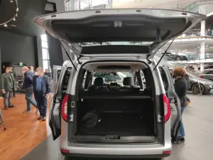 Mercedes Classe T - Foto live Milano