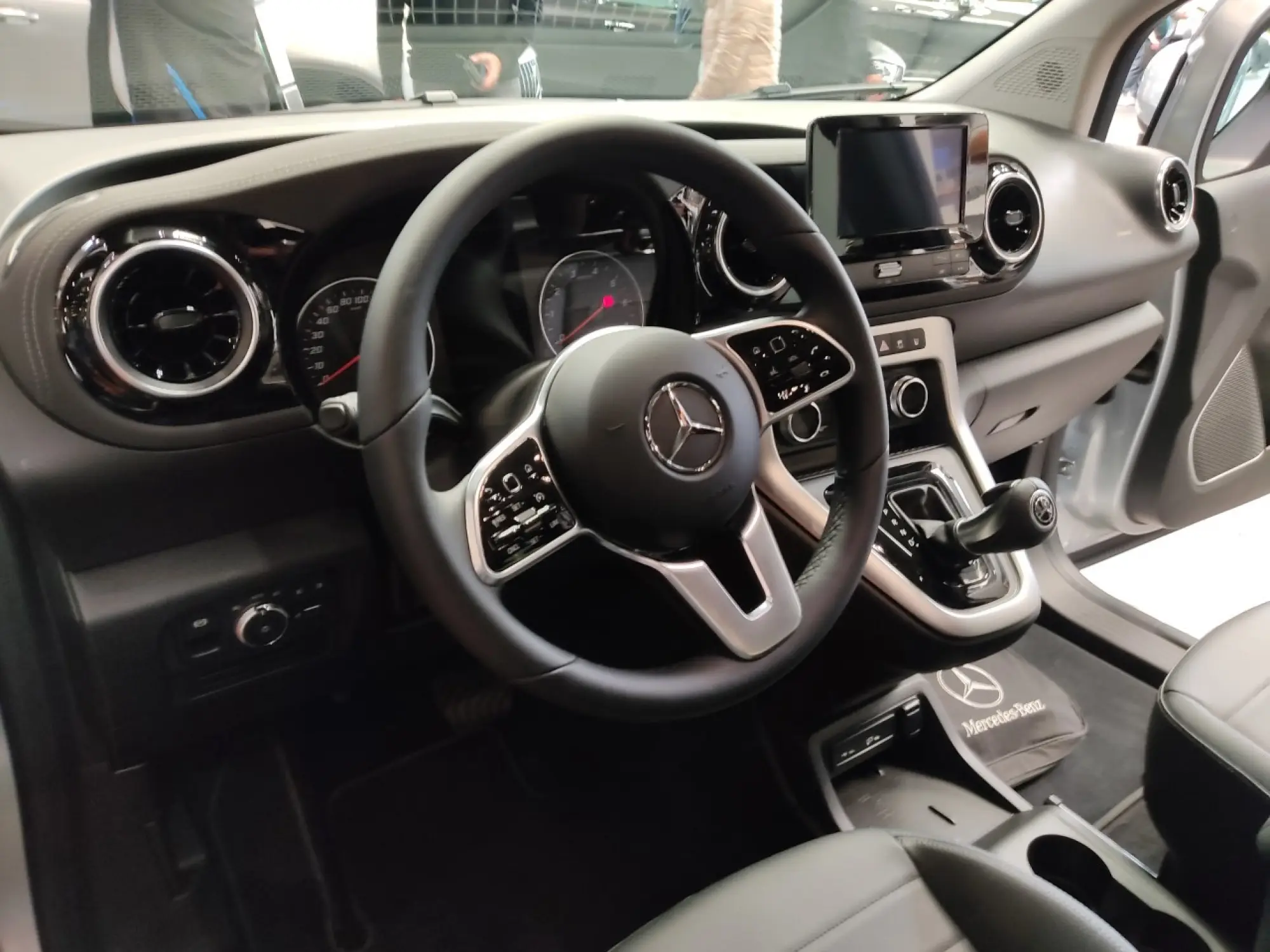 Mercedes Classe T - Foto live Milano - 1