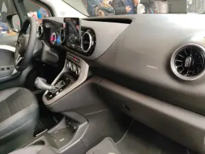 Mercedes Classe T - Foto live Milano