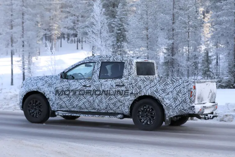 Mercedes Classe X - Foto spia 14-02-2017 - 7
