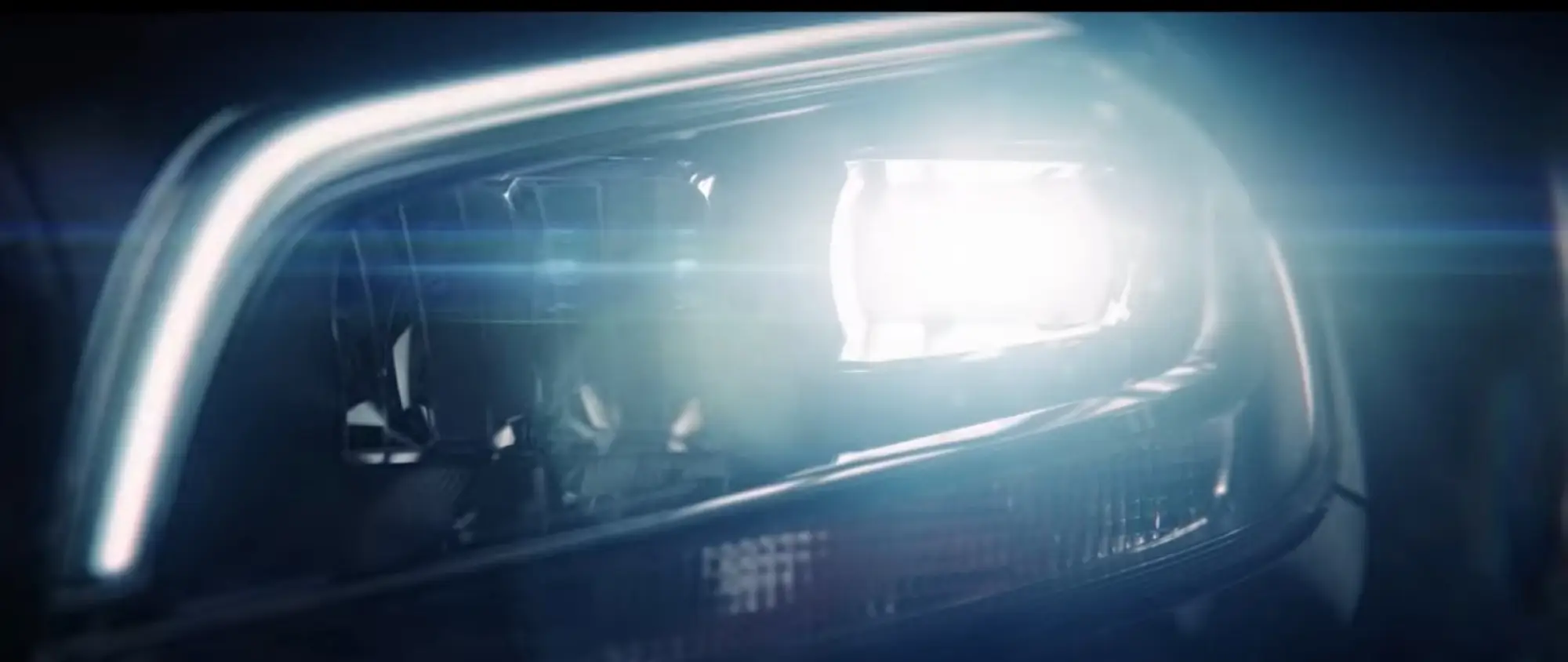 Mercedes Classe X - Teaser - 1