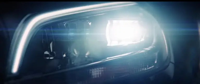 Mercedes Classe X - Teaser - 1