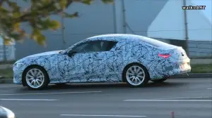 Mercedes CLE Coupé 2023 prototipo - Foto