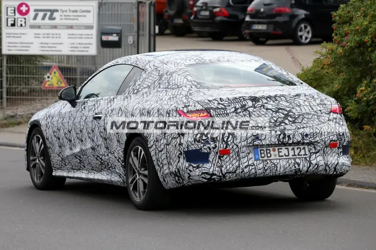 Mercedes CLE coupe - Foto spia 21-7-2022 - 9