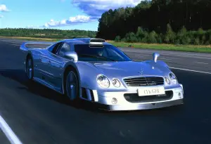 Mercedes CLK GTR gallery auto da corsa targate - 1