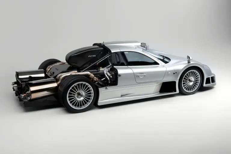 Mercedes CLK GTR gallery auto da corsa targate - 2