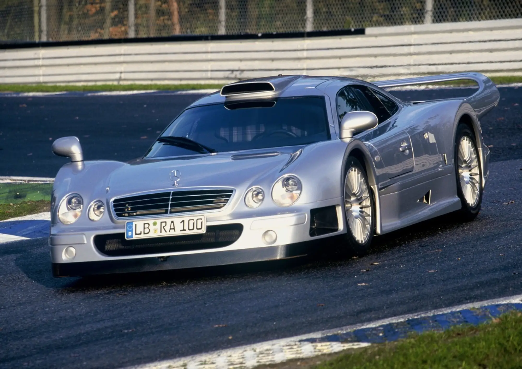 Mercedes CLK GTR gallery auto da corsa targate - 3