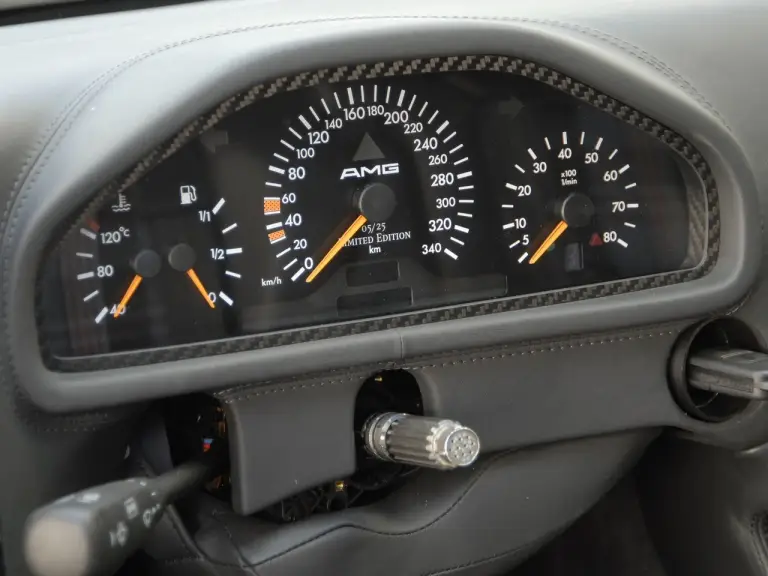 Mercedes CLK GTR gallery auto da corsa targate - 5