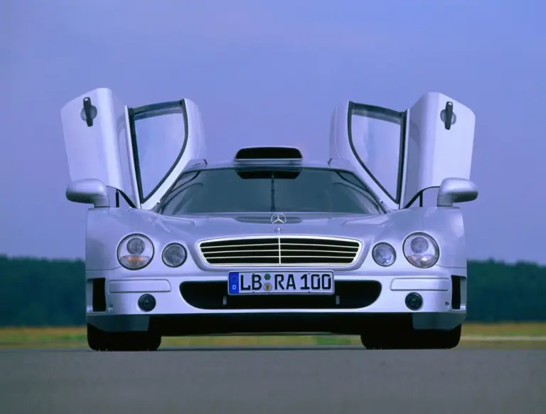 Mercedes CLK GTR gallery auto da corsa targate - 9