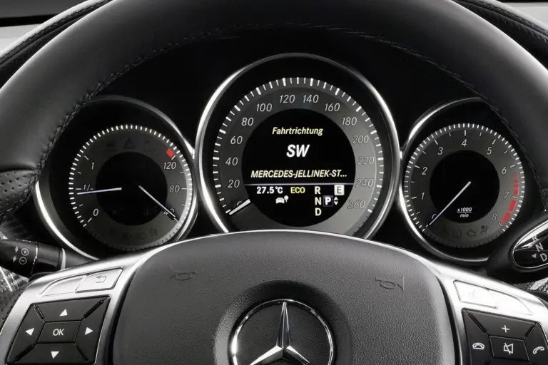 Mercedes CLS 2011 (3) - 11