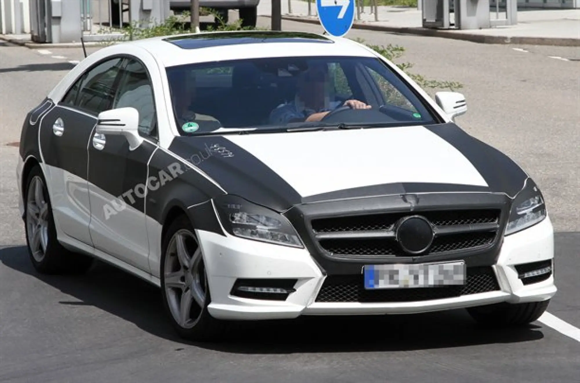 Mercedes CLS 2011 - Foto spia 02-08-2010 - 1