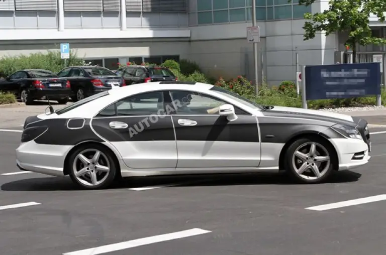 Mercedes CLS 2011 - Foto spia 02-08-2010 - 4