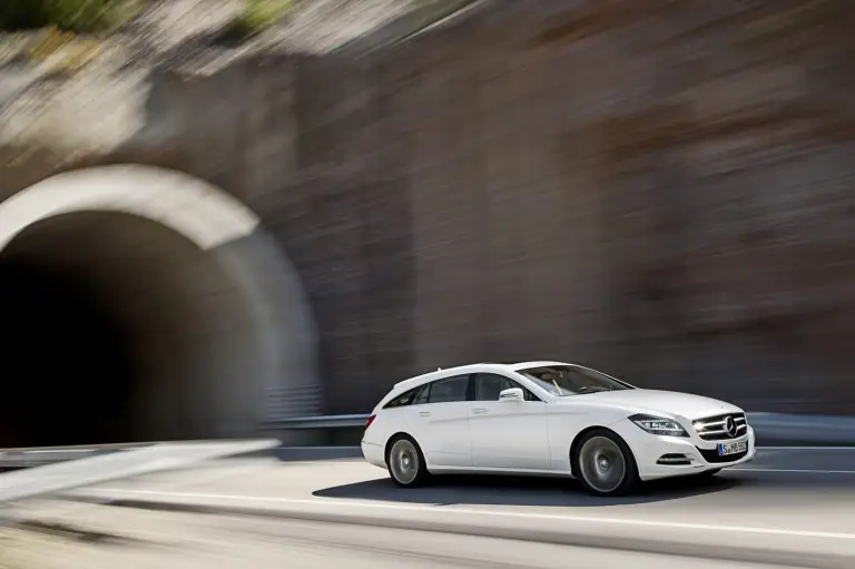 Mercedes CLS Shooting Brake nuove immagini - 13