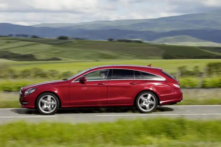 Mercedes CLS Shooting Brake nuove immagini - 31