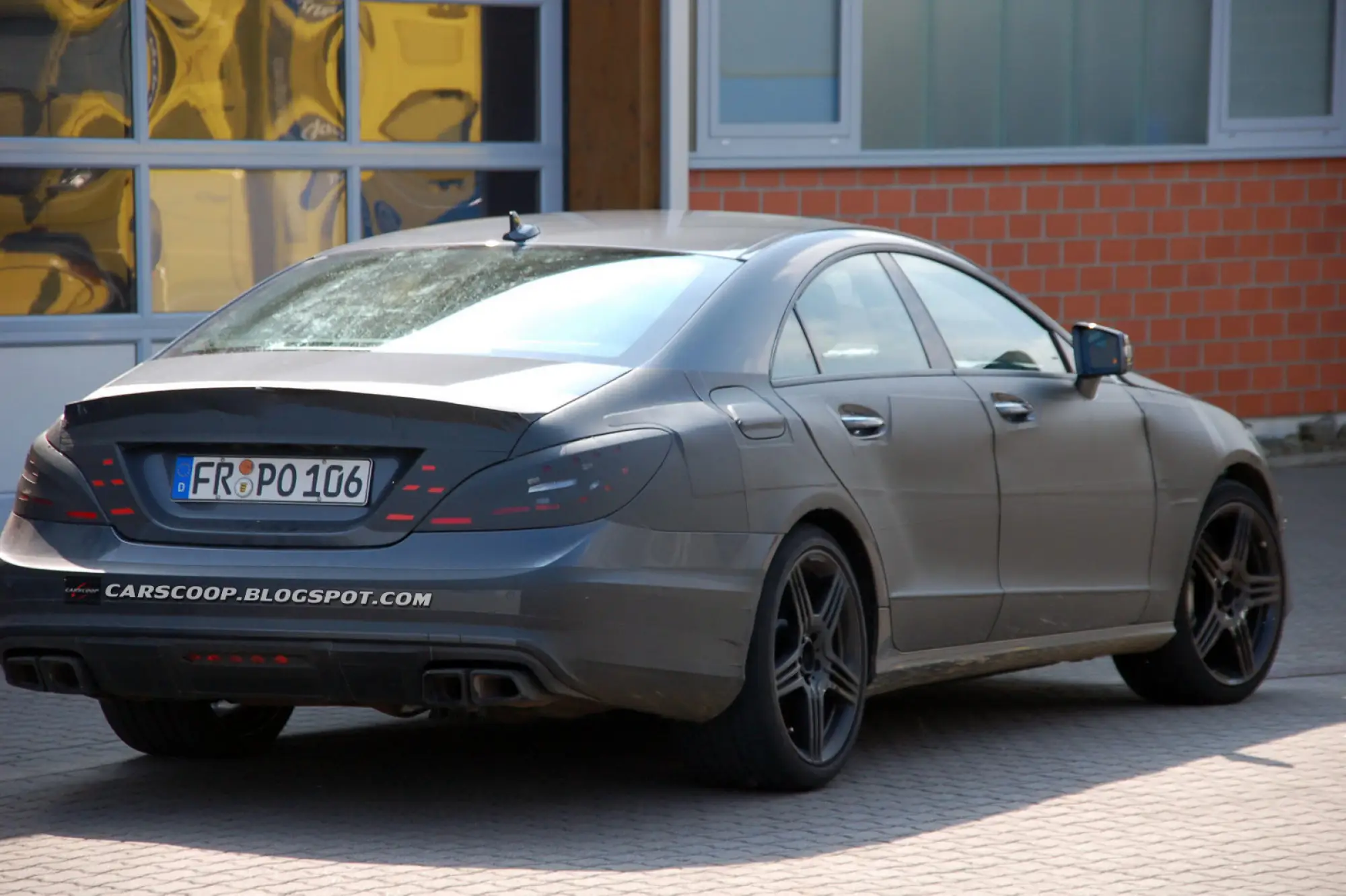 Mercedes CLS Sports Saloon - Foto spia 22-04-10 - 12