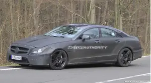 Mercedes CLS63 AMG, foto spia 14-4-10