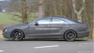 Mercedes CLS63 AMG, foto spia 14-4-10 - 3