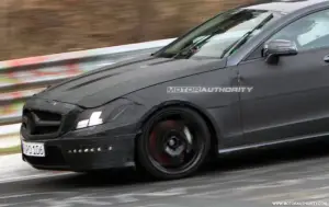 Mercedes CLS63 AMG, foto spia 14-4-10 - 8