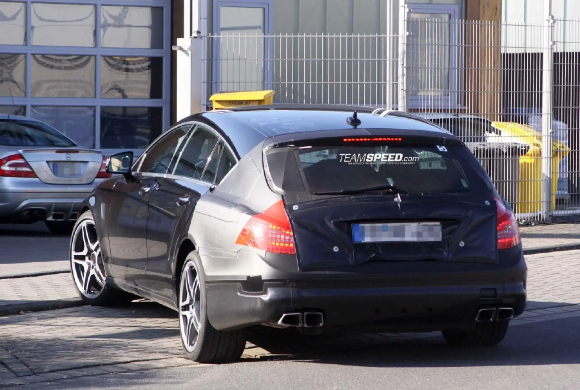 Mercedes CLS63 AMG Shooting Break - Foto spia 18-03-2012 - 7