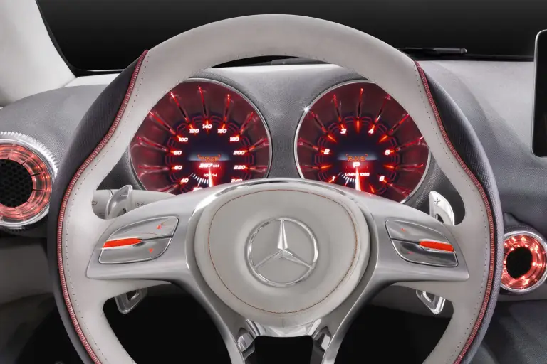 Mercedes Concept A - 22